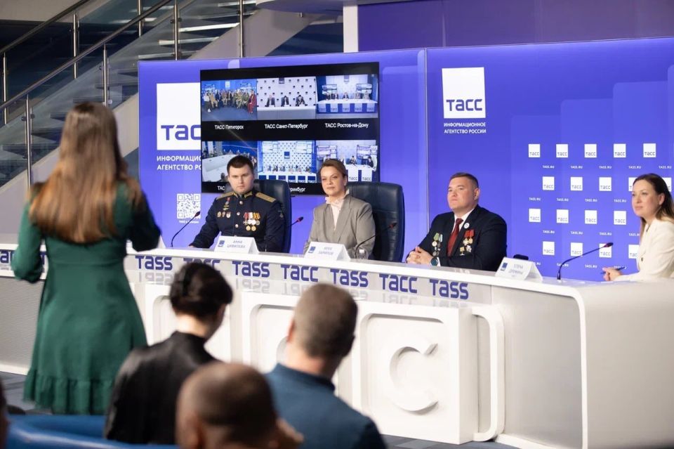 2,5 млн запросов ветеранов и членов их семей решил Фонд «Защитники Отечества» за 3 года работы 2,5 млн запросов ветеранов и членов их семей решил Фонд «Защитники Отечества» за 3 года работы