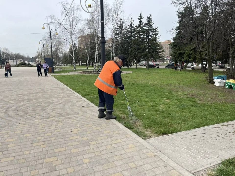 О работах МУП «Простор». Муниципальное унитарное предприятие «Простор» ежедневно выполняет все необходимые работы по содержанию городских улиц О работах МУП «Простор». Муниципальное унитарное предприятие «Простор» ежедневно выполняет все необходимые работы по содержанию городских улиц