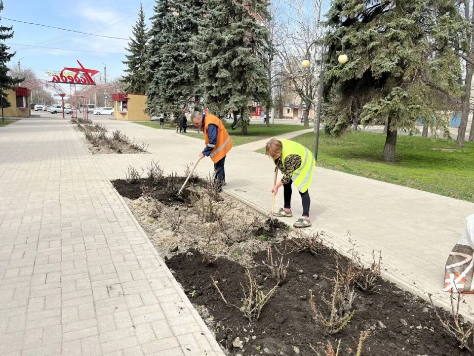 О работах МУП «Простор». Муниципальное унитарное предприятие «Простор» ежедневно выполняет все необходимые работы по содержанию городских улиц О работах МУП «Простор». Муниципальное унитарное предприятие «Простор» ежедневно выполняет все необходимые работы по содержанию городских улиц