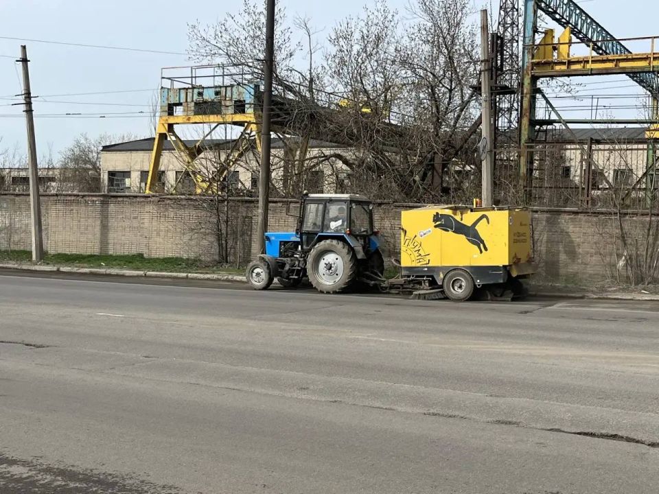 О работах МУП «Простор». Муниципальное унитарное предприятие «Простор» ежедневно выполняет все необходимые работы по содержанию городских улиц О работах МУП «Простор». Муниципальное унитарное предприятие «Простор» ежедневно выполняет все необходимые работы по содержанию городских улиц
