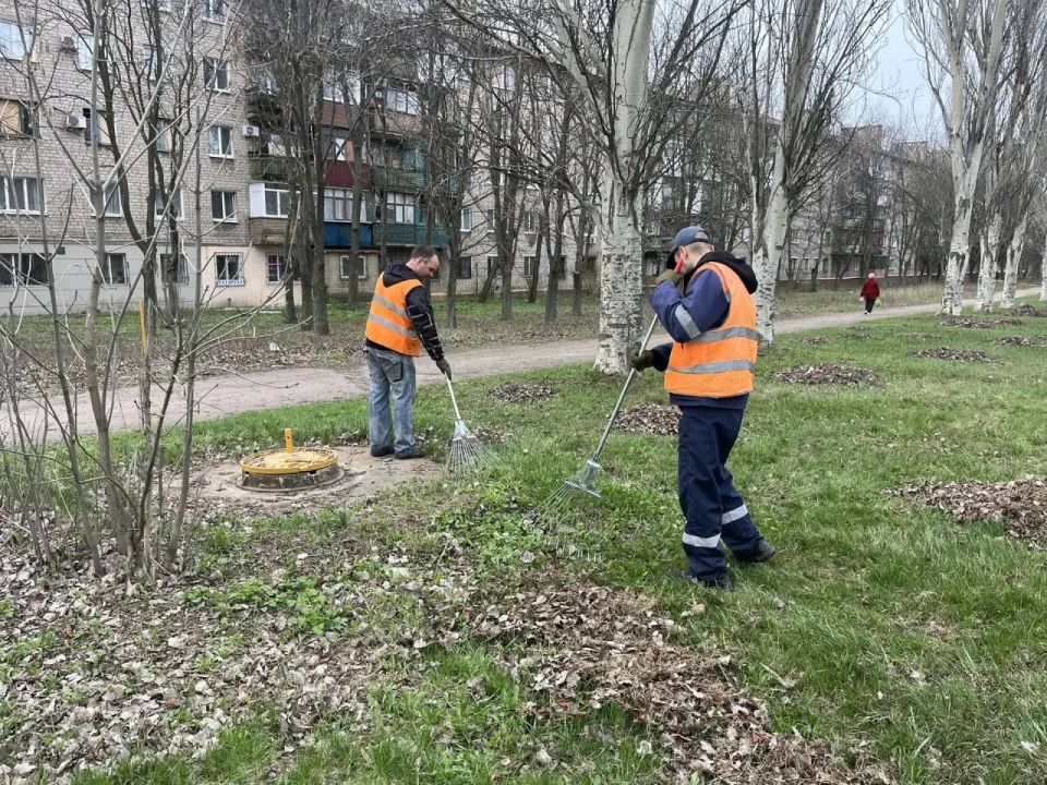 О работах МУП «Простор». Муниципальное унитарное предприятие «Простор» ежедневно выполняет все необходимые работы по содержанию городских улиц О работах МУП «Простор». Муниципальное унитарное предприятие «Простор» ежедневно выполняет все необходимые работы по содержанию городских улиц