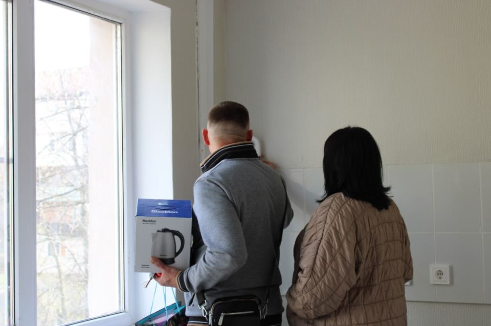 Переданы ключи от трёх восстановленных квартир в Никитовском районе Горловки Переданы ключи от трёх восстановленных квартир в Никитовском районе Горловки