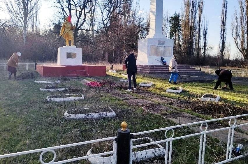 Калининский район Горловки преображается в рамках инициативы «Донбасс – наш дом» Калининский район Горловки преображается в рамках инициативы «Донбасс – наш дом»