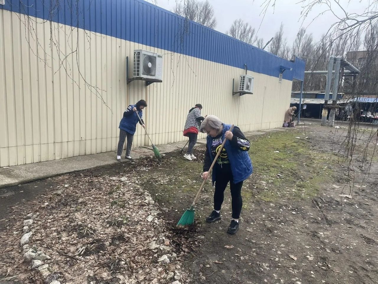 Калининский район Горловки преображается в рамках инициативы «Донбасс – наш дом» Калининский район Горловки преображается в рамках инициативы «Донбасс – наш дом»