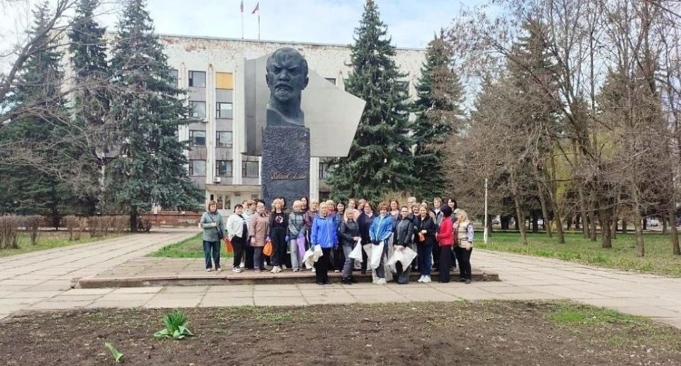 Калининский район Горловки преображается в рамках инициативы «Донбасс – наш дом» Калининский район Горловки преображается в рамках инициативы «Донбасс – наш дом»