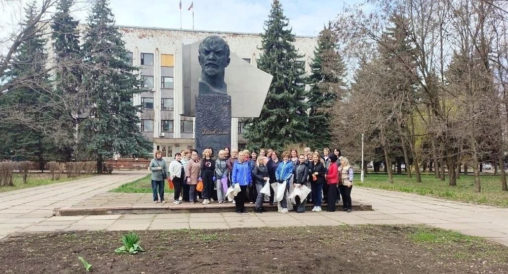 Калининский район Горловки преображается в рамках инициативы «Донбасс – наш дом» Калининский район Горловки преображается в рамках инициативы «Донбасс – наш дом»