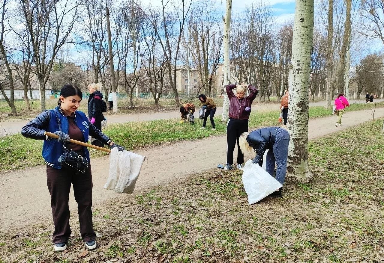 Калининский район Горловки преображается в рамках инициативы «Донбасс – наш дом» Калининский район Горловки преображается в рамках инициативы «Донбасс – наш дом»