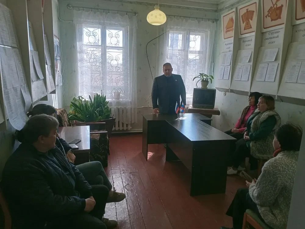 Иван Приходько: Состоялись встречи руководства Управы Калининского района Горловки с трудовыми коллективами Иван Приходько: Состоялись встречи руководства Управы Калининского района Горловки с трудовыми коллективами