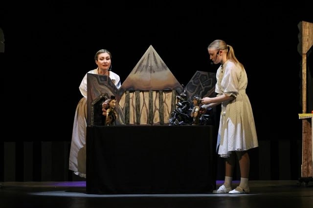 Горловский театр кукол открыл гастрольный тур по Золотому кольцу России премьерой и дебютом молодой артистки Горловский театр кукол открыл гастрольный тур по Золотому кольцу России премьерой и дебютом молодой артистки