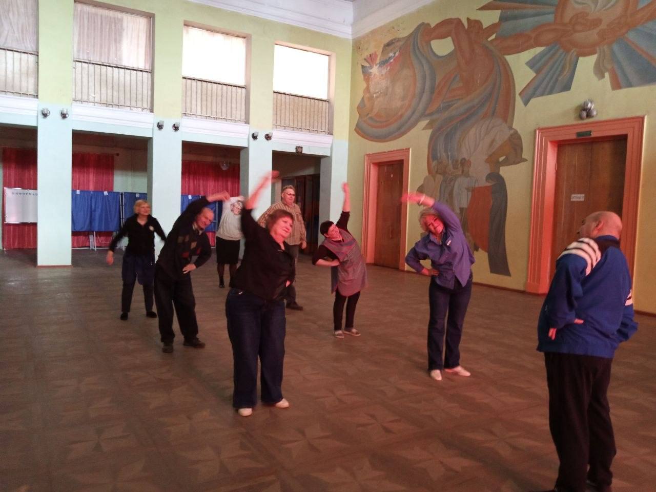 Иван Приходько: В Никитовском внутригородском районе прошла общественная утренняя зарядка Иван Приходько: В Никитовском внутригородском районе прошла общественная утренняя зарядка