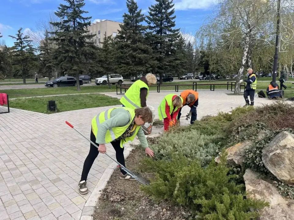 МУП «Простор» ежедневно выполняет все необходимые работы по содержанию городских улиц МУП «Простор» ежедневно выполняет все необходимые работы по содержанию городских улиц