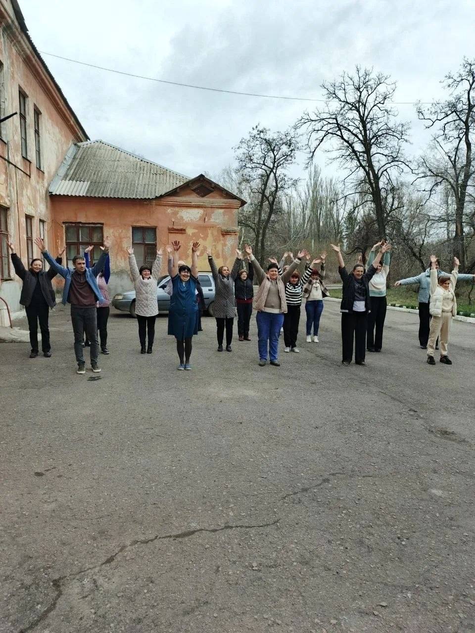 Иван Приходько: В Никитовском внутригородском районе прошла общественная утренняя зарядка Иван Приходько: В Никитовском внутригородском районе прошла общественная утренняя зарядка