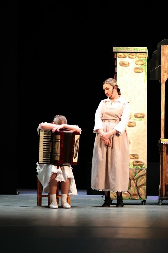 Горловский театр кукол открыл гастрольный тур по Золотому кольцу России премьерой и дебютом молодой артистки Горловский театр кукол открыл гастрольный тур по Золотому кольцу России премьерой и дебютом молодой артистки