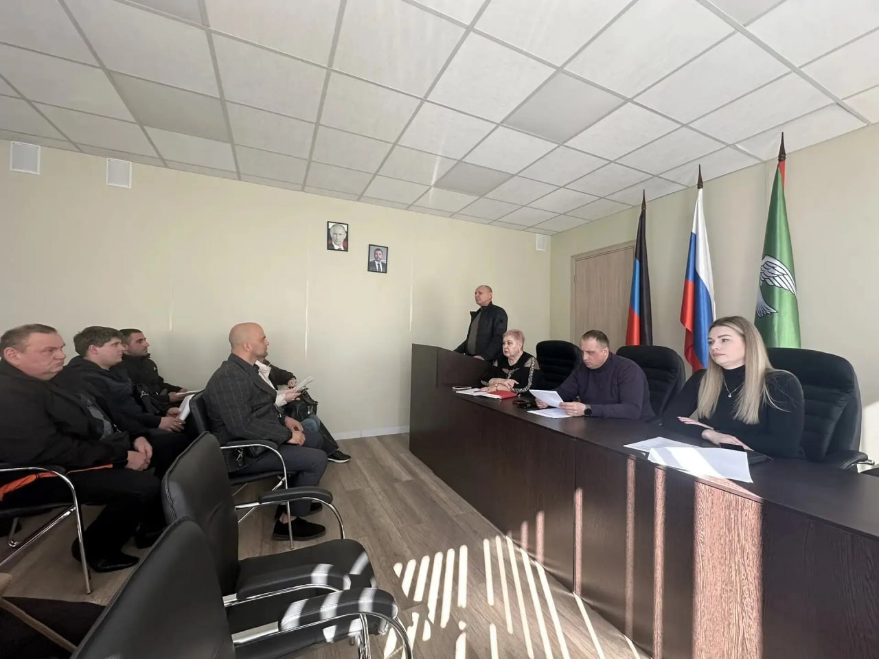 Роман Конев: 8 апреля 2026 года в рамках реализации партийного проекта «Единой России» «Предпринимательство» состоялось рабочее совещание с хозяйствующими субъектами по вопросам соблюдения законодательства в сфере торговли... Роман Конев: 8 апреля 2026 года в рамках реализации партийного проекта «Единой России» «Предпринимательство» состоялось рабочее совещание с хозяйствующими субъектами по вопросам соблюдения законодательства в сфере торговли...