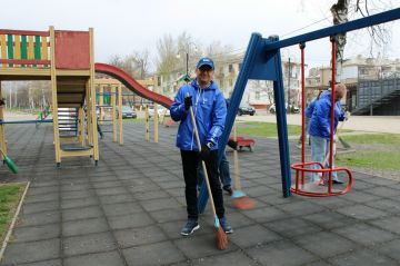 Роман Конев: 11 апреля 2026 года я вместе с депутатами и сотрудниками Аппарата Горловского городского совета Донецкой Народной Республики принял участие в общереспубликанском субботнике