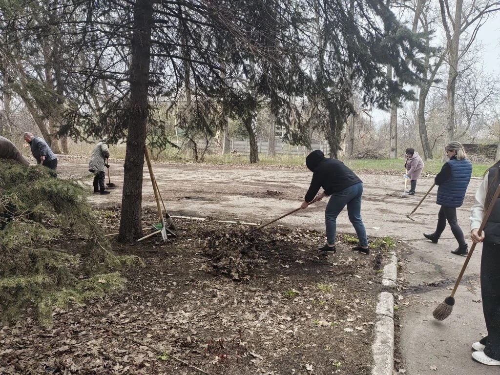 В Горловке состоялся общереспубликанский субботник В Горловке состоялся общереспубликанский субботник