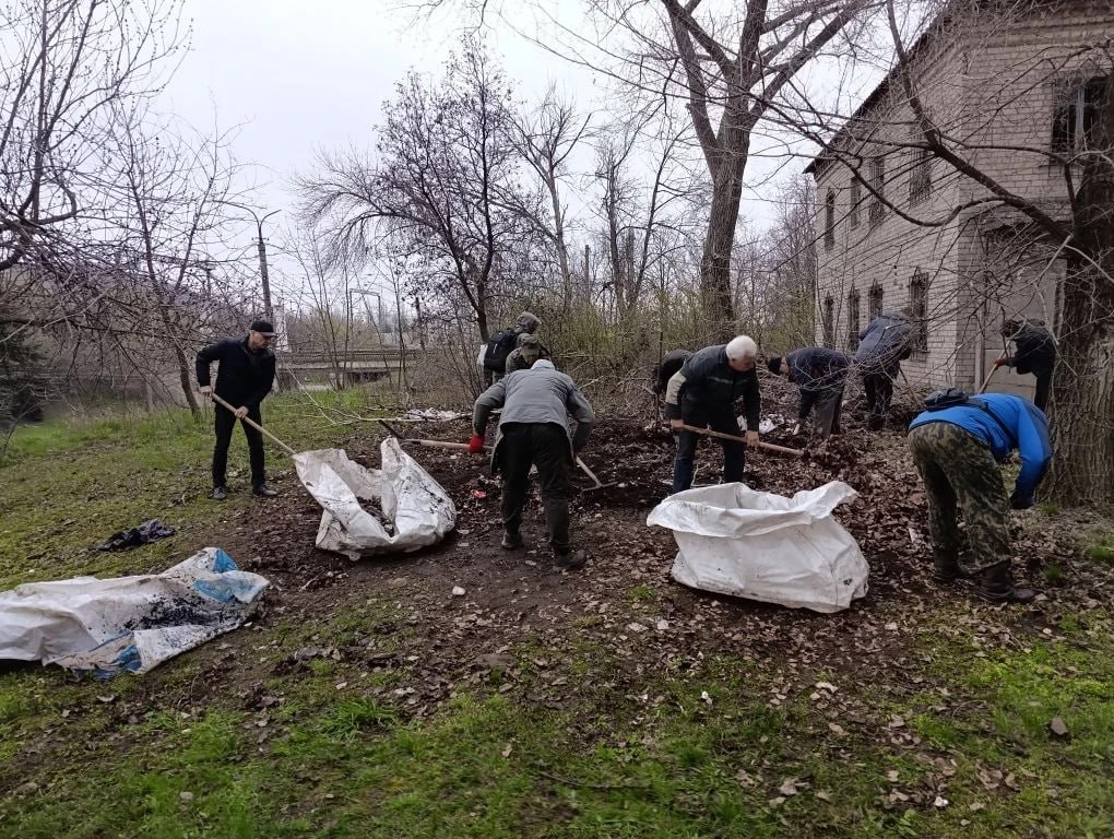 В Горловке состоялся общереспубликанский субботник В Горловке состоялся общереспубликанский субботник