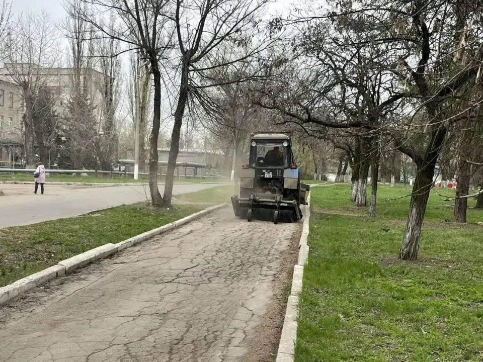 Роман Конев: О механизированной уборке автомобильных дорог и тротуаров МУНИЦИПАЛЬНОГО УНИТАРНОГО ПРЕДПРИЯТИЯ «ПРОСТОР» АДМИНИСТРАЦИИ ГОРОДСКОГО ОКРУГА ГОРЛОВКА ДОНЕЦКОЙ НАРОДНОЙ РЕСПУБЛИКИ Для поддержания чистоты дорог и... Роман Конев: О механизированной уборке автомобильных дорог и тротуаров МУНИЦИПАЛЬНОГО УНИТАРНОГО ПРЕДПРИЯТИЯ «ПРОСТОР» АДМИНИСТРАЦИИ ГОРОДСКОГО ОКРУГА ГОРЛОВКА ДОНЕЦКОЙ НАРОДНОЙ РЕСПУБЛИКИ Для поддержания чистоты дорог и...
