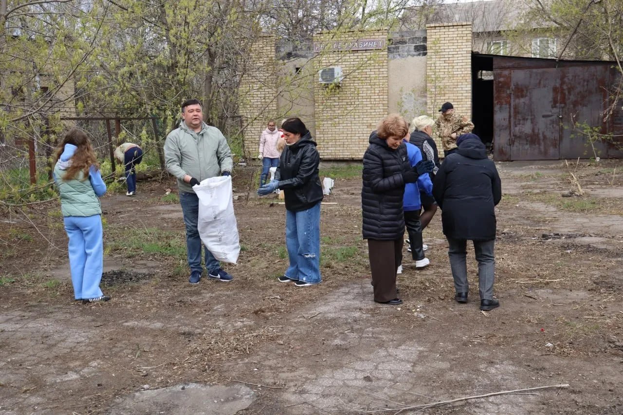 В Горловке состоялся общереспубликанский субботник В Горловке состоялся общереспубликанский субботник