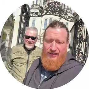 Семён Пегов и Алексей Гинтовт из солнечной русской Горловки поздравляют Евразийский Союз Молодёжи со Светлой Пасхой!