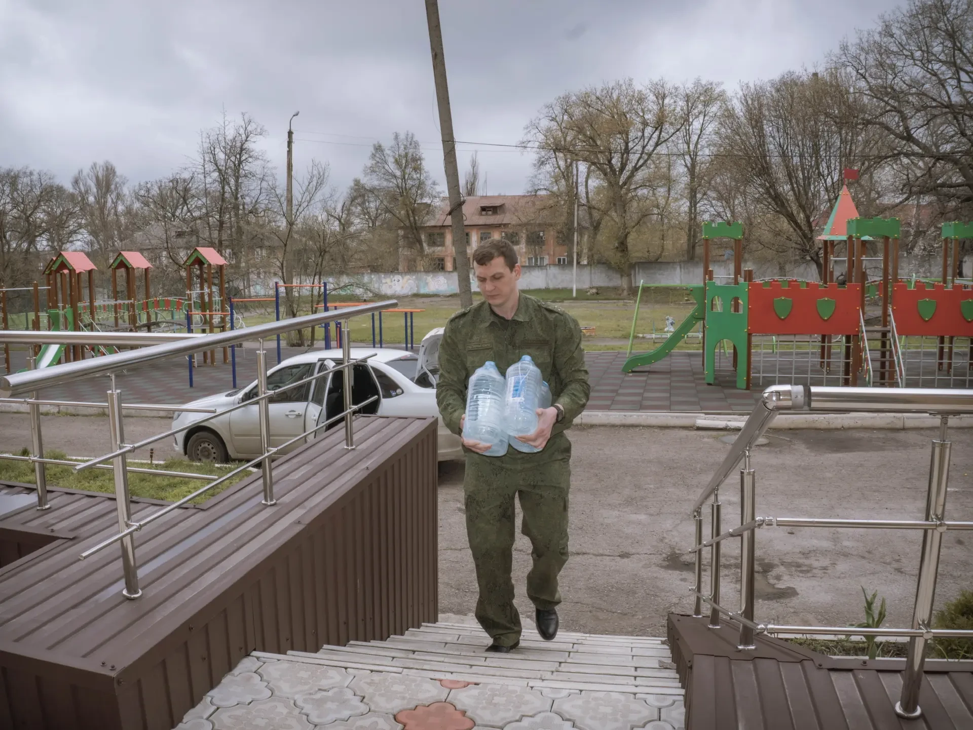 В Горловке воспитанники социально-реабилитационого центра получили пасхальные подарки В Горловке воспитанники социально-реабилитационого центра получили пасхальные подарки