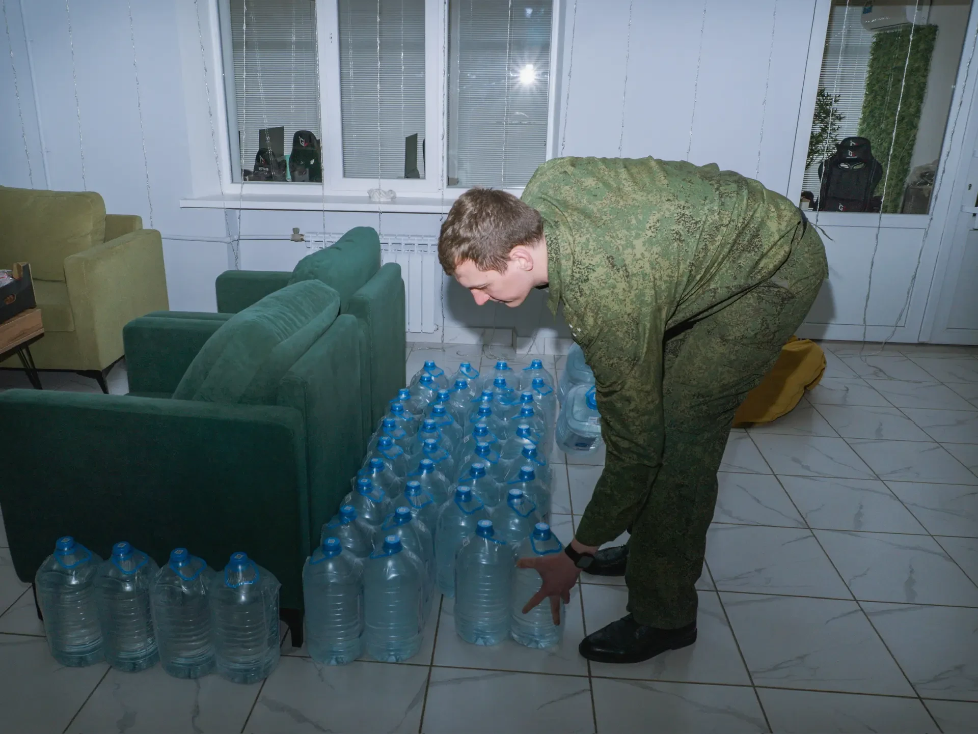 В Горловке воспитанники социально-реабилитационого центра получили пасхальные подарки В Горловке воспитанники социально-реабилитационого центра получили пасхальные подарки