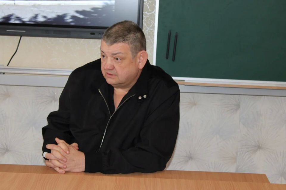 Иван Приходько: Во исполнение поручения Главы Донецкой Народной Республики Дениса Владимировича Пушилина сегодня провел встречу с одним из трудовых коллективов нашего города Иван Приходько: Во исполнение поручения Главы Донецкой Народной Республики Дениса Владимировича Пушилина сегодня провел встречу с одним из трудовых коллективов нашего города