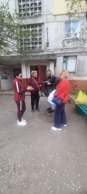 Роман Конев: В рамках регулярных встреч представителей Управы и Единого регионального фонда управления многоквартирными домами ДНР с жильцами многоэтажек были определены кандидатуры управдомов Роман Конев: В рамках регулярных встреч представителей Управы и Единого регионального фонда управления многоквартирными домами ДНР с жильцами многоэтажек были определены кандидатуры управдомов