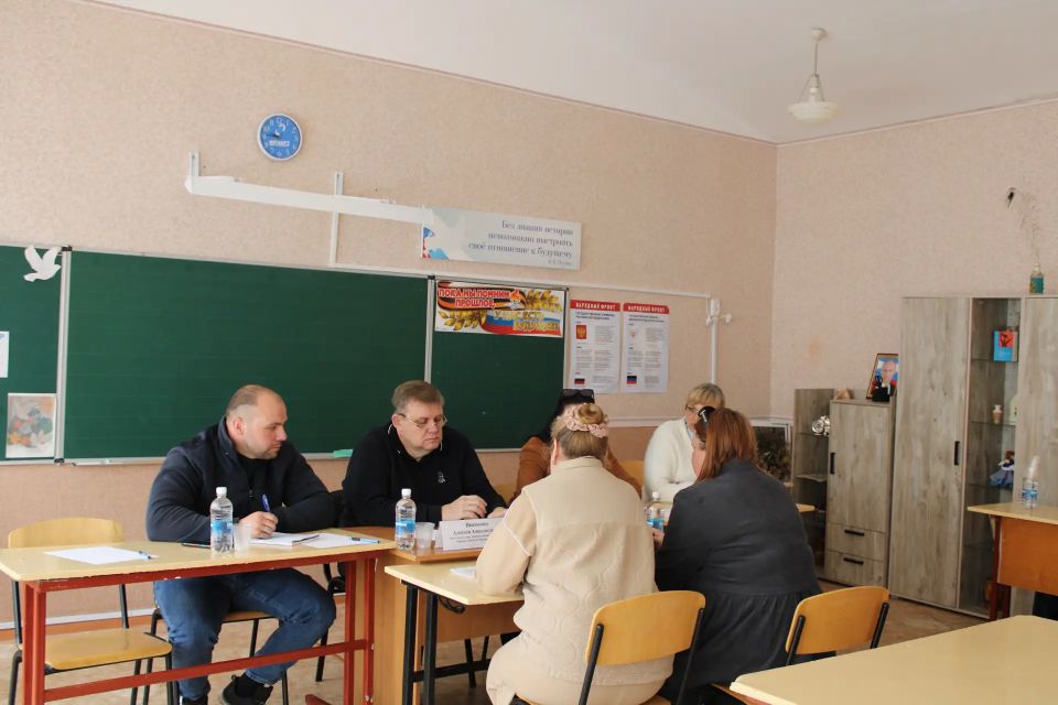Заместитель главы администрации городского округа Горловка Алексей Ивахненко провел прием граждан Заместитель главы администрации городского округа Горловка Алексей Ивахненко провел прием граждан