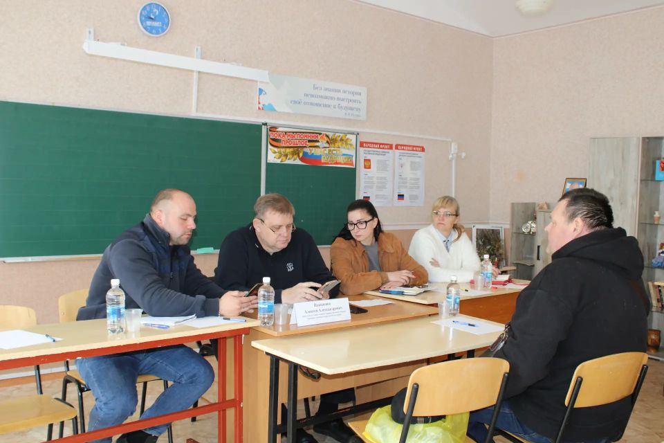 Заместитель главы администрации городского округа Горловка Алексей Ивахненко провел прием граждан Заместитель главы администрации городского округа Горловка Алексей Ивахненко провел прием граждан