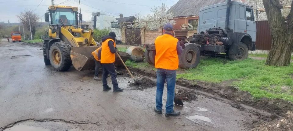 МУП «Простор» ежедневно выполняет все необходимые работы по содержанию городских улиц МУП «Простор» ежедневно выполняет все необходимые работы по содержанию городских улиц