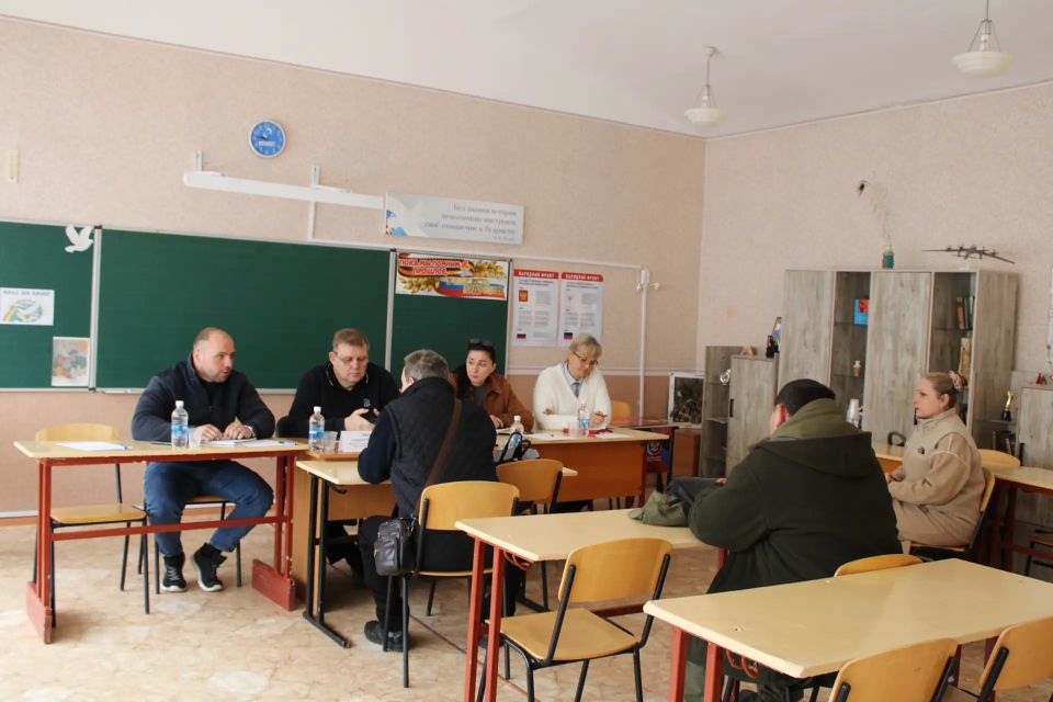 Заместитель главы администрации городского округа Горловка Алексей Ивахненко провел прием граждан Заместитель главы администрации городского округа Горловка Алексей Ивахненко провел прием граждан