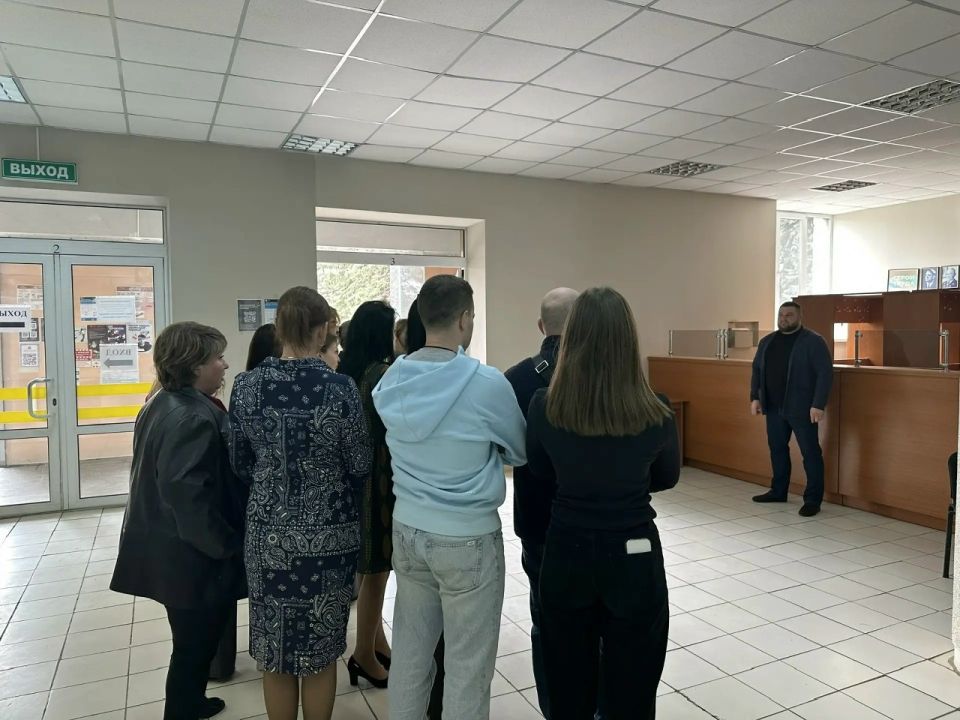 Роман Конев: 22 апреля 2026 года депутаты Горловского городского совета от фракции «Единая Россия» — Наталия Ботвина, София Потапова, Сергей Медведев, Геннадий Маюров, Дмитрий Корона, Инает Розводова и Сергей Попов — провели... Роман Конев: 22 апреля 2026 года депутаты Горловского городского совета от фракции «Единая Россия» — Наталия Ботвина, София Потапова, Сергей Медведев, Геннадий Маюров, Дмитрий Корона, Инает Розводова и Сергей Попов — провели...