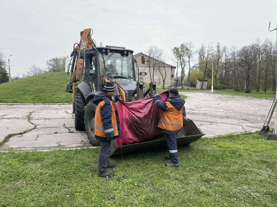 МУП «Простор» ежедневно выполняет все необходимые работы по содержанию городских улиц МУП «Простор» ежедневно выполняет все необходимые работы по содержанию городских улиц