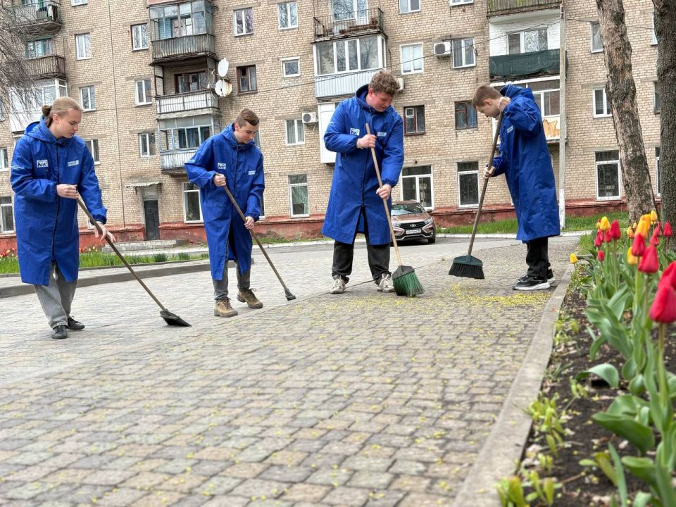 Молодёжка Горловки присоединилась ко Всероссийской неделе субботников «Мы за чистоту» Молодёжка Горловки присоединилась ко Всероссийской неделе субботников «Мы за чистоту»