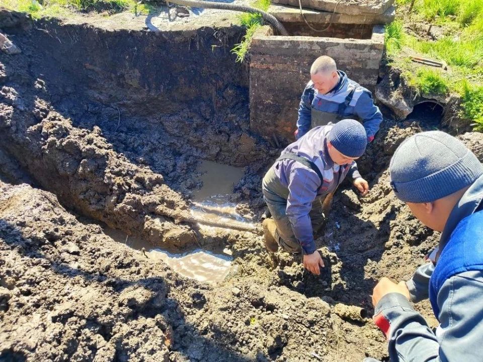 Кузбасс за сутки восстановил 48 метров аварийного участка теплосети в Горловке Кузбасс за сутки восстановил 48 метров аварийного участка теплосети в Горловке