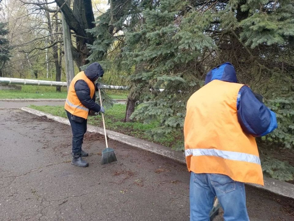 МУП «Простор» ежедневно выполняет все необходимые работы по содержанию городских улиц МУП «Простор» ежедневно выполняет все необходимые работы по содержанию городских улиц