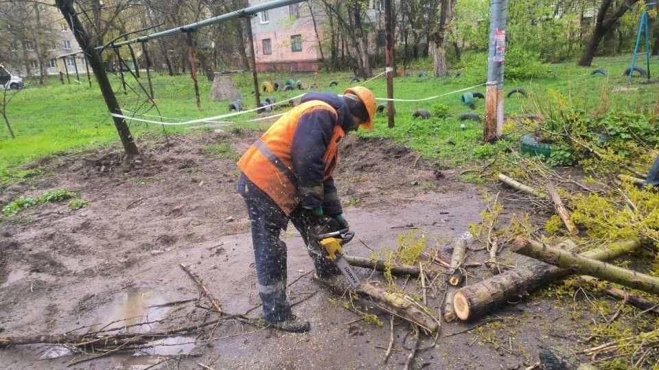 МУП «Простор» ежедневно выполняет все необходимые работы по содержанию городских улиц МУП «Простор» ежедневно выполняет все необходимые работы по содержанию городских улиц