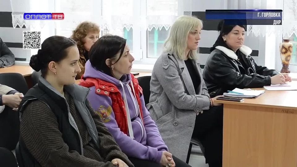 Роман Конев: От мусора до аварийных деревьев: жители посёлка Солидарность встретились с депутатом