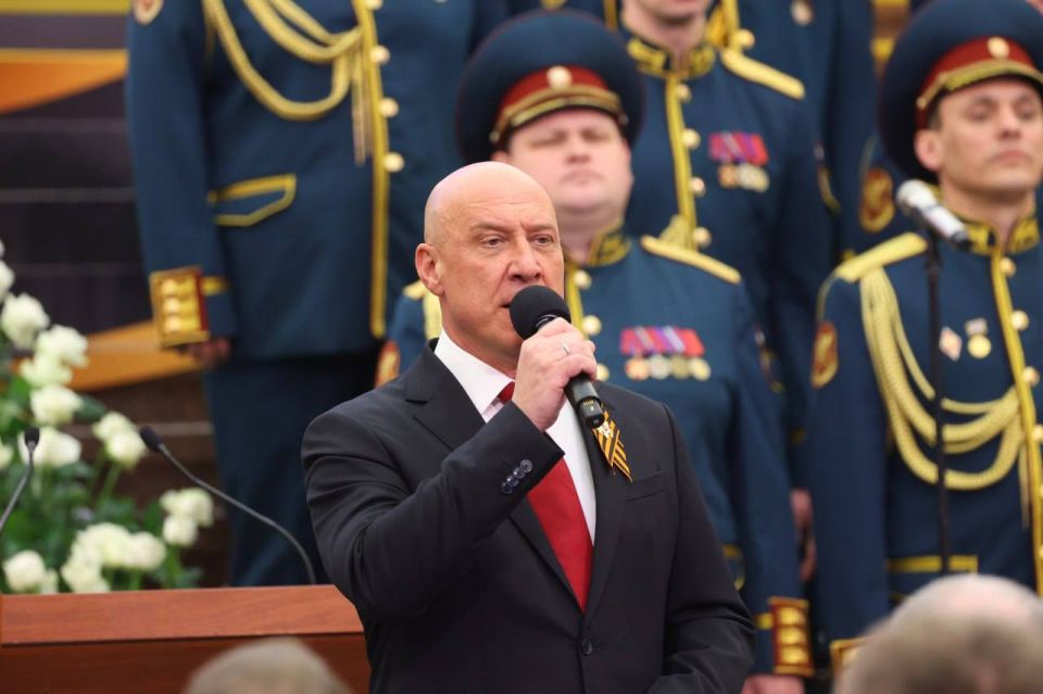 Единая Россия провела международную акцию «Диктант Победы», и это уже восьмой раз, когда мы собираем вместе миллионы людей, чтобы проверить свои знания о Великой Отечественной войне Единая Россия провела международную акцию «Диктант Победы», и это уже восьмой раз, когда мы собираем вместе миллионы людей, чтобы проверить свои знания о Великой Отечественной войне