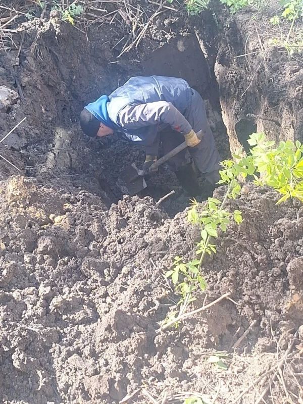 Аварийно-восстановительный отряд из Кузбасса продолжает восстановительные работы на участках водоснабжения в Горловке Аварийно-восстановительный отряд из Кузбасса продолжает восстановительные работы на участках водоснабжения в Горловке