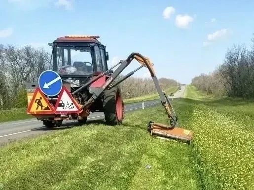 #СОДЕРЖАНИЕ_СВОД за сутки. Особое внимание на выходных уделили уборке аварийных веток и деревьев вдоль дорог общего пользования В период сильных ветров это становится особенно важным для обеспечения безопасности...