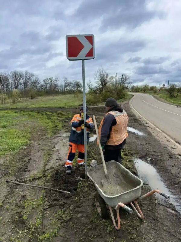 #СОДЕРЖАНИЕ_СВОД за сутки. Особое внимание на выходных уделили уборке аварийных веток и деревьев вдоль дорог общего пользования В период сильных ветров это становится особенно важным для обеспечения безопасности... #СОДЕРЖАНИЕ_СВОД за сутки. Особое внимание на выходных уделили уборке аварийных веток и деревьев вдоль дорог общего пользования В период сильных ветров это становится особенно важным для обеспечения безопасности...