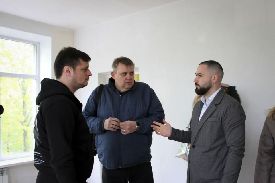 Горловку с рабочим визитом посетил статс-секретарь — заместитель руководителя Федерального агентства по делам молодёжи (Росмолодёжь) Горловку с рабочим визитом посетил статс-секретарь — заместитель руководителя Федерального агентства по делам молодёжи (Росмолодёжь)