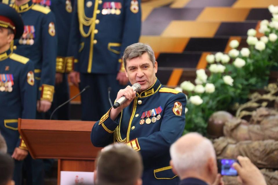 Единая Россия провела международную акцию «Диктант Победы», и это уже восьмой раз, когда мы собираем вместе миллионы людей, чтобы проверить свои знания о Великой Отечественной войне Единая Россия провела международную акцию «Диктант Победы», и это уже восьмой раз, когда мы собираем вместе миллионы людей, чтобы проверить свои знания о Великой Отечественной войне