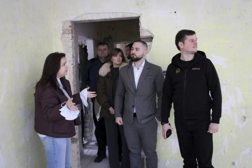 Горловку с рабочим визитом посетил статс-секретарь — заместитель руководителя Федерального агентства по делам молодёжи (Росмолодёжь) Горловку с рабочим визитом посетил статс-секретарь — заместитель руководителя Федерального агентства по делам молодёжи (Росмолодёжь)
