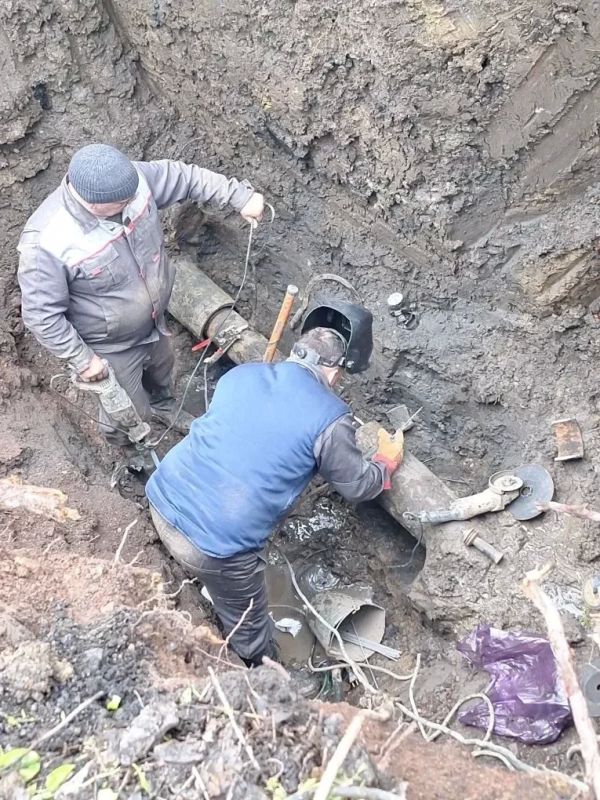 Аварийно-восстановительный отряд из Кузбасса продолжает восстановительные работы на участках водоснабжения в Горловке