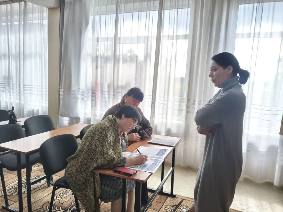 Роман Конев: 29 апреля 2026 года депутаты Горловского городского совета от фракции «Единая Россия» — Светлана Евсеенко, Евгений Прокопович, Дмитрий Корона, Сергей Медведев, Нелля Якуненко и Инает Розводова — провели встречи... Роман Конев: 29 апреля 2026 года депутаты Горловского городского совета от фракции «Единая Россия» — Светлана Евсеенко, Евгений Прокопович, Дмитрий Корона, Сергей Медведев, Нелля Якуненко и Инает Розводова — провели встречи...