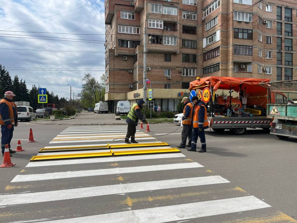 Роман Конев: О дорожных работах МУНИЦИПАЛЬНОГО УНИТАРНОГО ПРЕДПРИЯТИЯ «ПРОСТОР» АДМИНИСТРАЦИИ ГОРОДСКОГО ОКРУГА ГОРЛОВКА ДОНЕЦКОЙ НАРОДНОЙ РЕСПУБЛИКИ Использование современной техники и инновационных методов позволяет... Роман Конев: О дорожных работах МУНИЦИПАЛЬНОГО УНИТАРНОГО ПРЕДПРИЯТИЯ «ПРОСТОР» АДМИНИСТРАЦИИ ГОРОДСКОГО ОКРУГА ГОРЛОВКА ДОНЕЦКОЙ НАРОДНОЙ РЕСПУБЛИКИ Использование современной техники и инновационных методов позволяет...