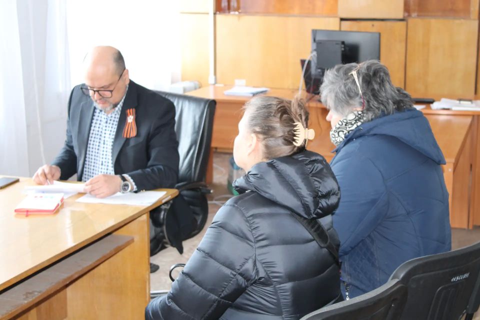 Заместитель главы администрации городского округа Горловка Карен Григорян провел прием граждан Заместитель главы администрации городского округа Горловка Карен Григорян провел прием граждан